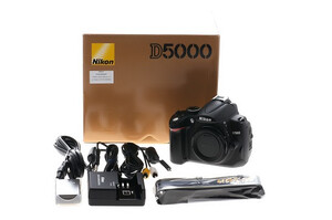Nikon D5000 + Nikon 18-105 f/3.5-5.6G ED VR