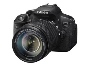 Lustrzanka Canon 700D + obiektyw 18-135 IS STM 