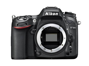 Lustrzanka cyfrowa Nikon D7100 body + karta 16GB SDHC 