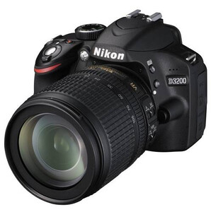 Lustrzanka Nikon D3200 czarny + ob. 18-105 VR